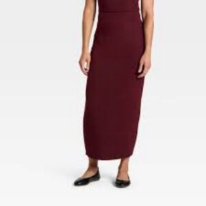 Universal Thread™ Women's Knit Ribbed Maxi Pencil Skirt - Burgandy - L